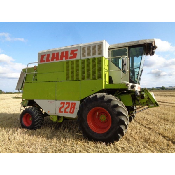 Комплект наклеек на комбайн Claas 228