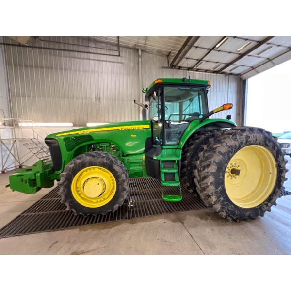Комплект наклейок на трактор John Deere 8420
